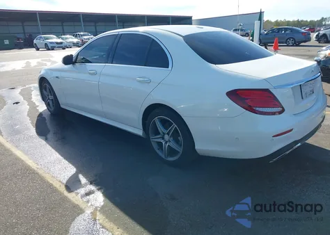 2017 Mercedes-Benz E 300 4Matic из США, поврежденный, VIN WDDZF4KB2HA025845